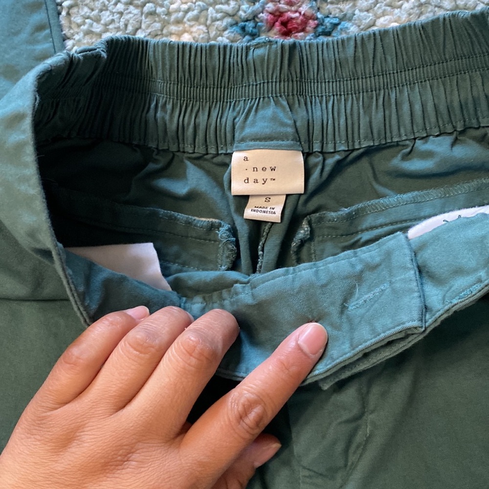 Pants - Picture 2 of 4